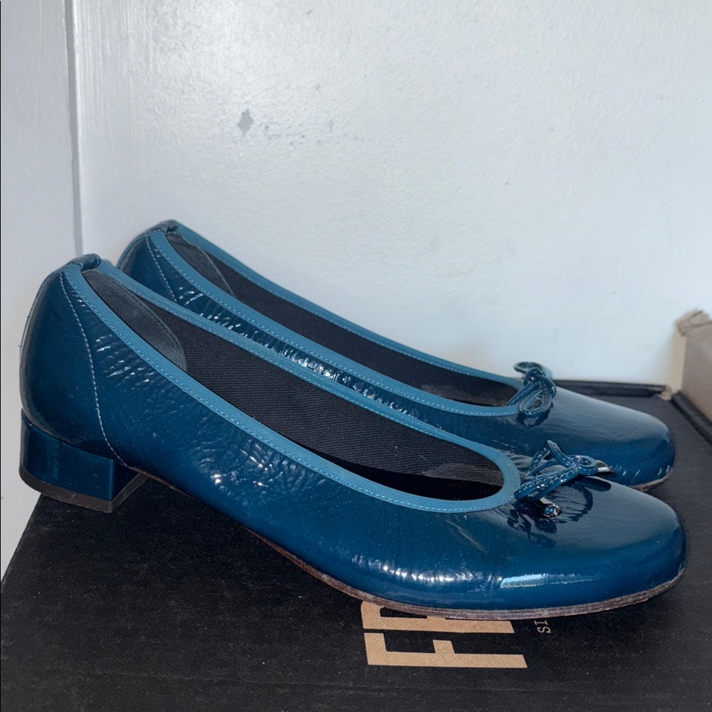 Elizabeth Stuart Patent Leather Ballet Flats size 37.5